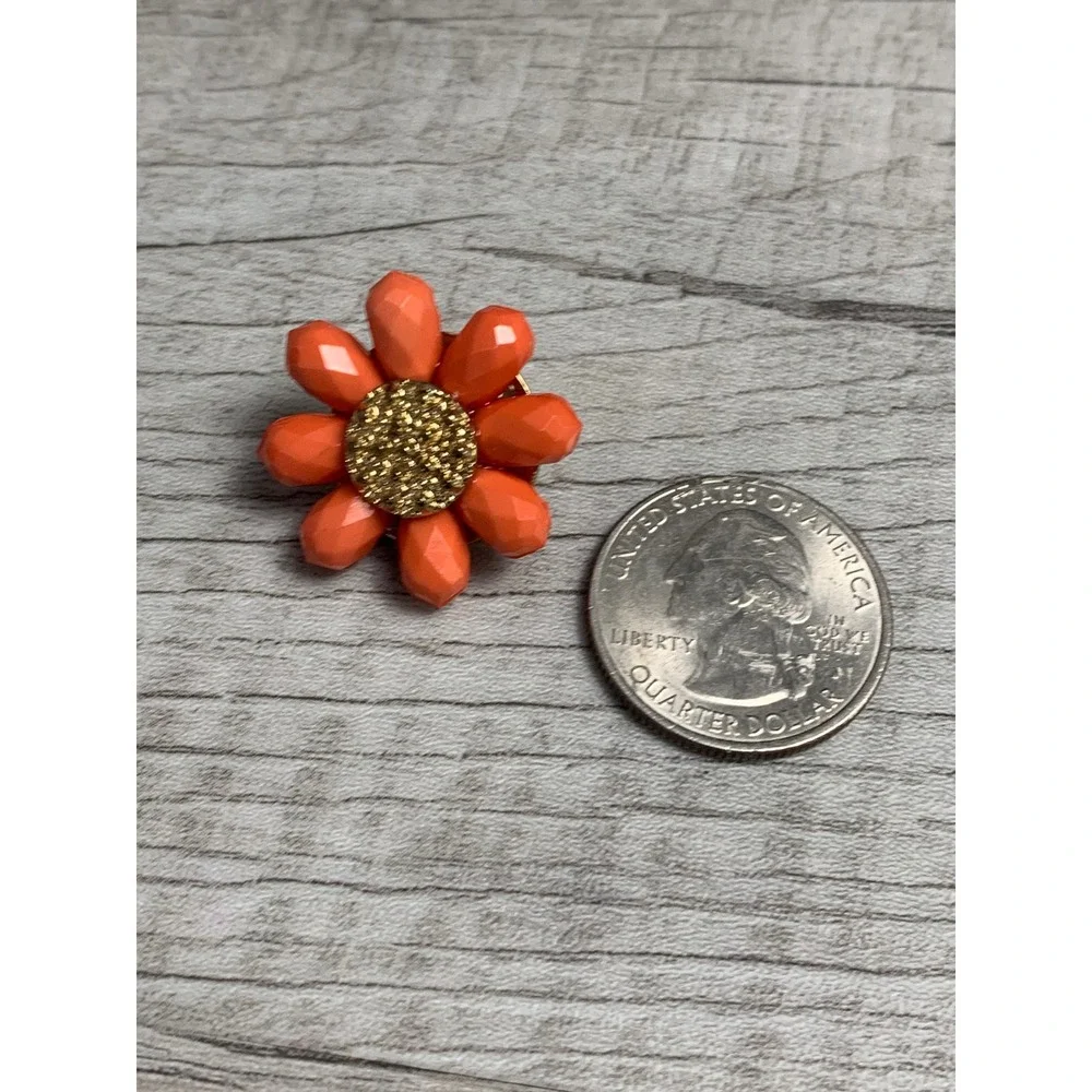 Orange Daisy Flower Stud Earrings Gold Tone Textured Center Floral Jewelry